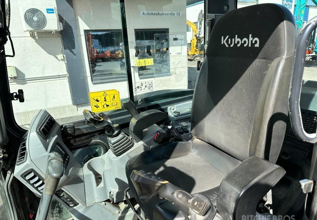 Kubota KX057-4 (2018) – Miniexcavadora 5,6 Toneladas – 5 600 h – Totalmente revisada con 3 cucharas