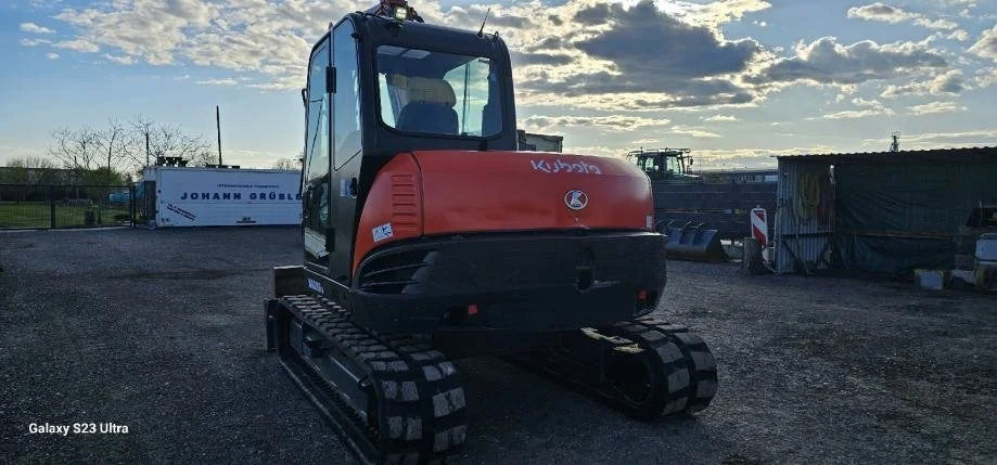 Miniexcavadora Kubota KX080-3 de 8,2 t usada 2012 de 3300 h con enganche hidráulico