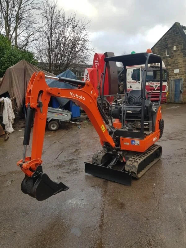 Miniexcavadora Kubota KX36-3 de 1,5 t usada de 2009 con 2400 h y 3 cucharones a elegir