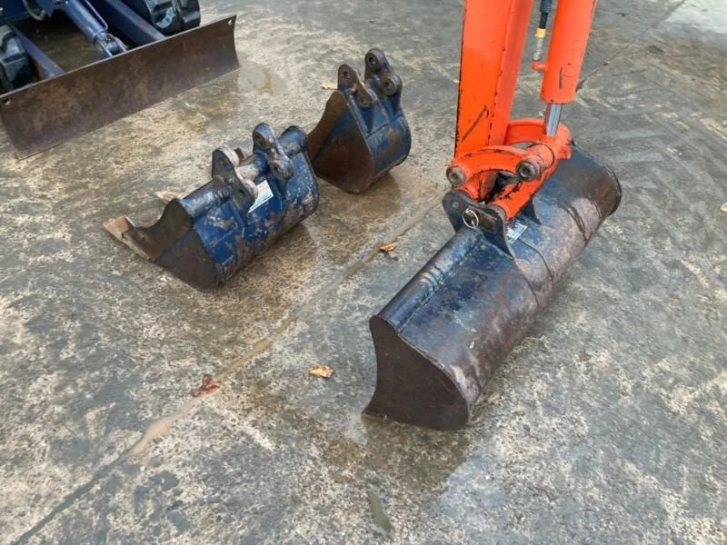 Miniexcavadora Kubota KX36-3 de 1,6 t de ocasión 2005 con 2543 h y 3 cucharones a elegir