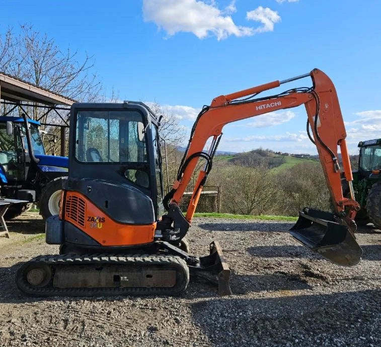 Miniexcavadora Kubota KX71-3 de 2,8 t usada de 2012 con 3480 h y enganche rápido hidráulico