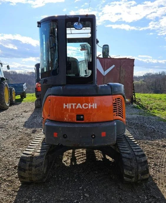 Miniexcavadora Kubota KX71-3 de 2,8 t usada de 2012 con 3480 h y enganche rápido hidráulico
