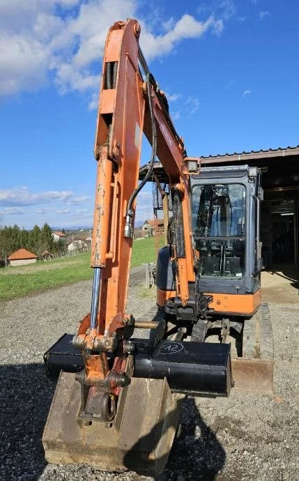 Miniexcavadora Kubota KX71-3 de 2,8 t usada de 2012 con 3480 h y enganche rápido hidráulico