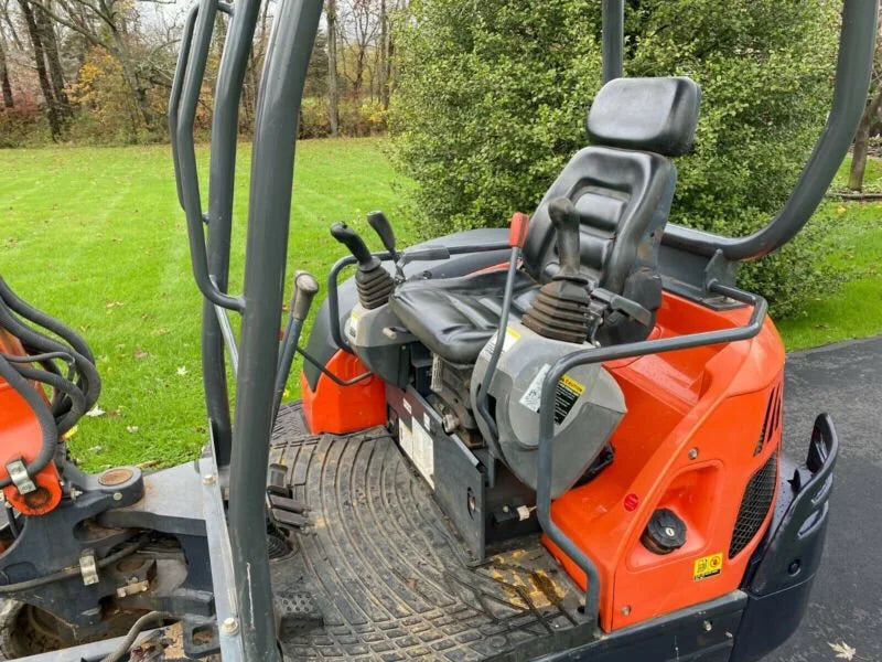 Miniexcavadora Kubota KX91-3 Super Series 2,7 t usada 2012 de 3065 h con 3 cucharones