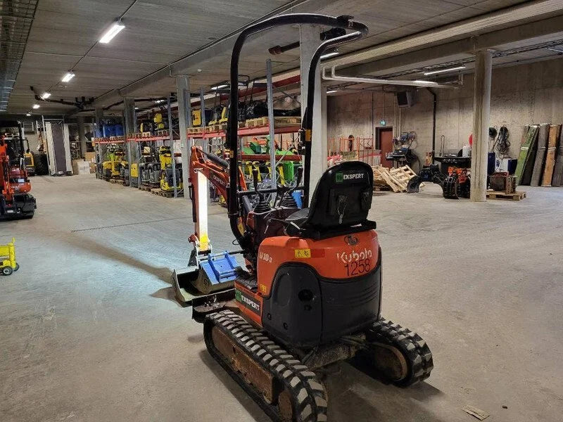 Miniexcavadora Kubota U 10-3 de 1,1 t usada 2016 con 825 h, primer dueño, con 3 cucharones