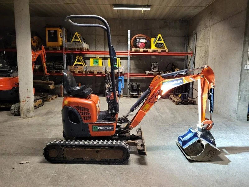 Miniexcavadora Kubota U 10-3 de 1,1 t usada 2016 con 825 h, primer dueño, con 3 cucharones