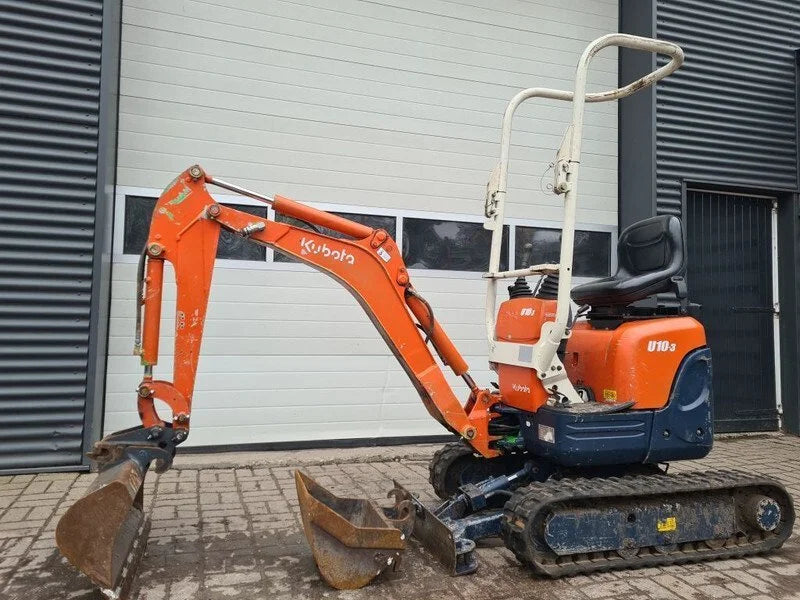 Miniexcavadora compacta Kubota U10-3 de 1,04 t, usada, año 2006, 4500 h, con 3 cucharones