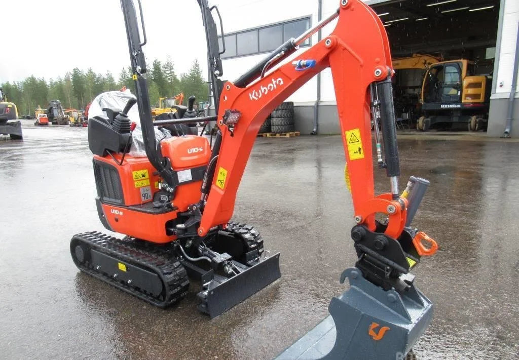 Miniexcavadora Kubota U10-5 de 1,1 t usada 2022 casi nueva de 10 h con 3 cucharones