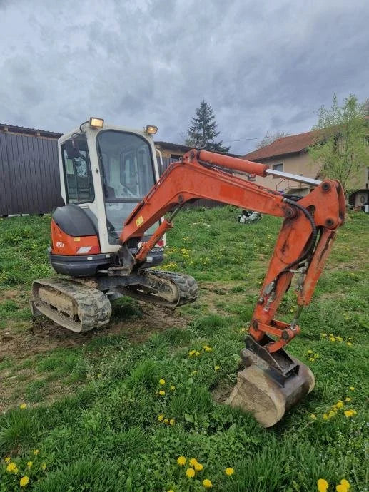 Miniexcavadora Kubota U25-3 de 2,5 t de ocasión 2003 cabina cerrada de 3050 h con 3 cucharones