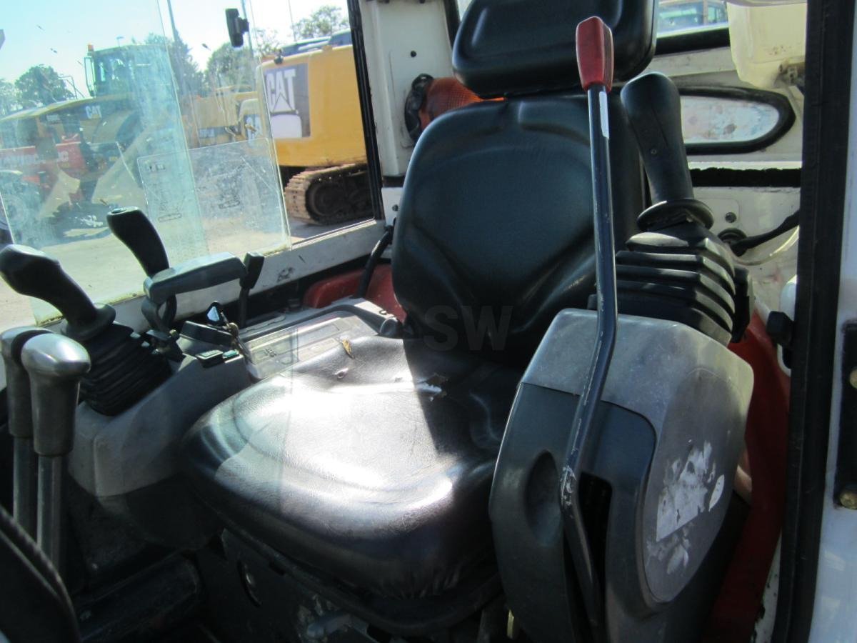 Kubota U25-3 (2005) – Mini Excavadora 2,6T – 6 333 h – 3 Cucharas – Enganche Rápido – Revisada