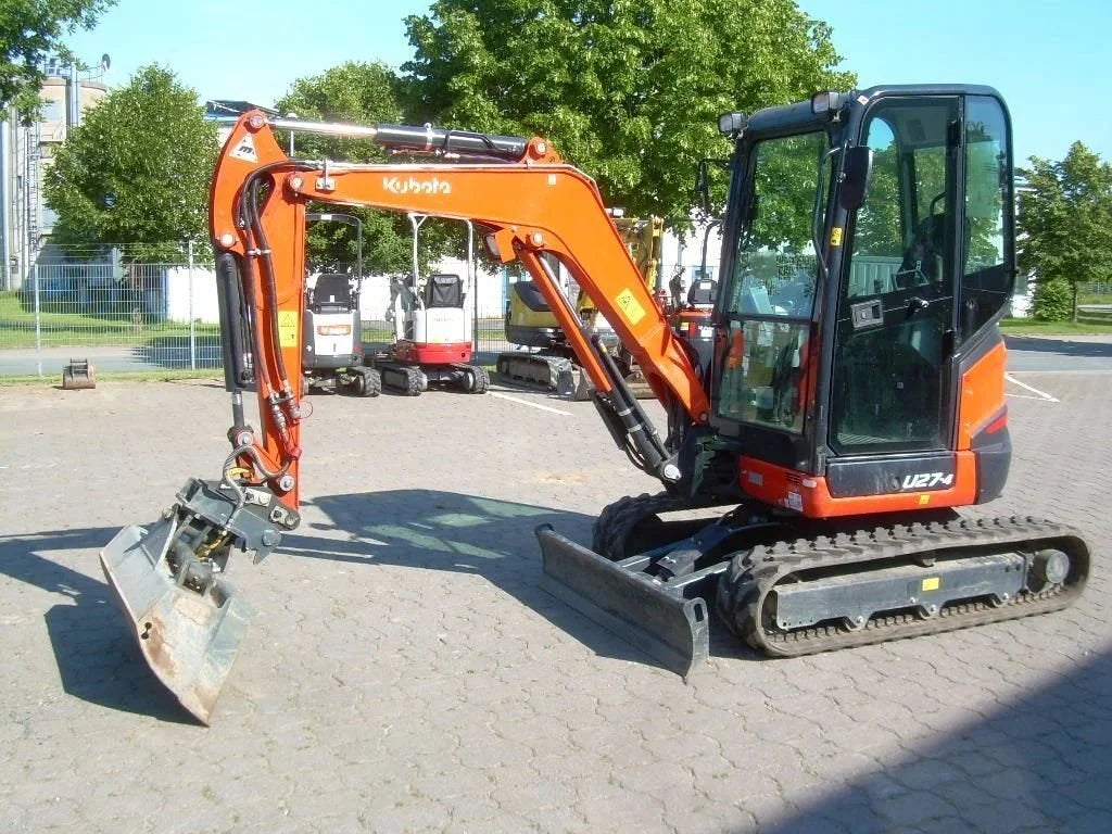 Miniexcavadora Kubota U 27-4 de 2,6 t de ocasión 2020 con solo 315 h y 3 cucharones