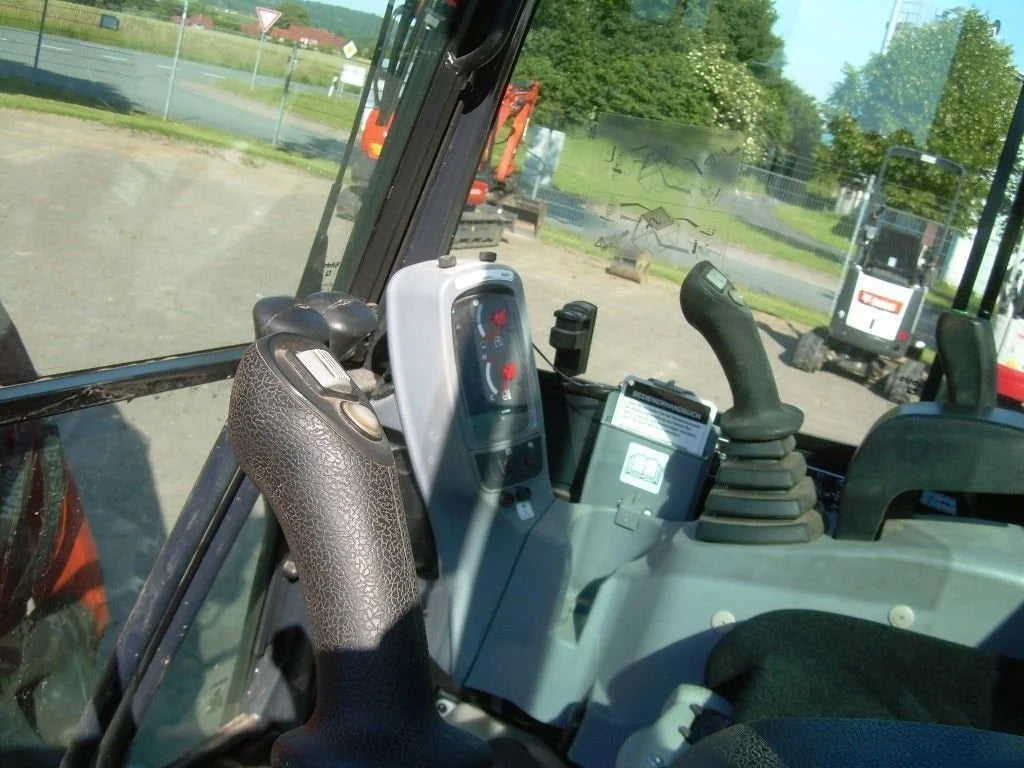 Miniexcavadora Kubota U 27-4 de 2,6 t de ocasión 2020 con solo 315 h y 3 cucharones