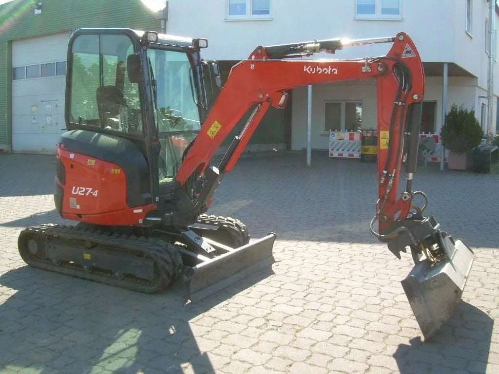 Miniexcavadora Kubota U 27-4 de 2,6 t de ocasión 2020 con solo 315 h y 3 cucharones