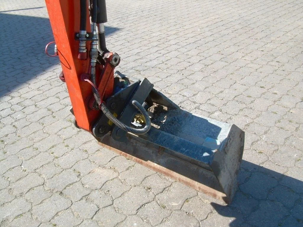 Miniexcavadora Kubota U 27-4 de 2,6 t de ocasión 2020 con solo 315 h y 3 cucharones