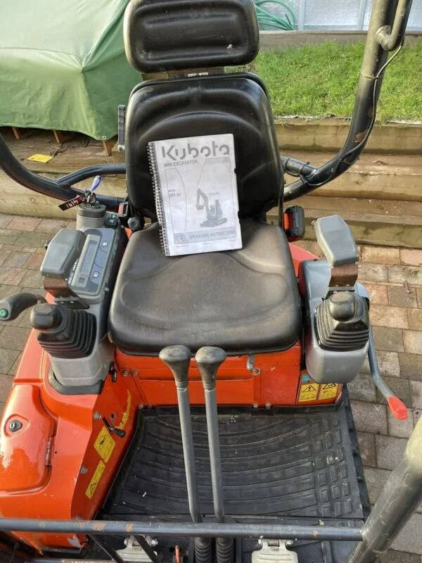 Miniexcavadora Kubota U17-3 de 1,6 t sin voladizo, usada, año 2015, 2090 h, con 3 cucharones