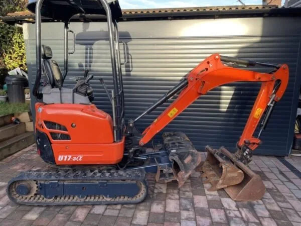 Miniexcavadora Kubota U17-3 de 1,6 t sin voladizo, usada, año 2015, 2090 h, con 3 cucharones