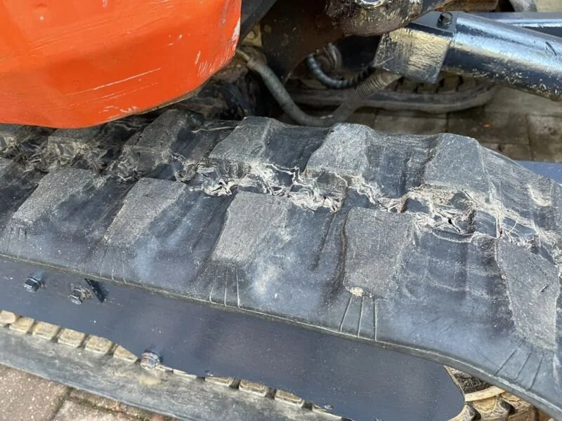 Miniexcavadora Kubota U17-3 de 1,6 t sin voladizo, usada, año 2015, 2090 h, con 3 cucharones