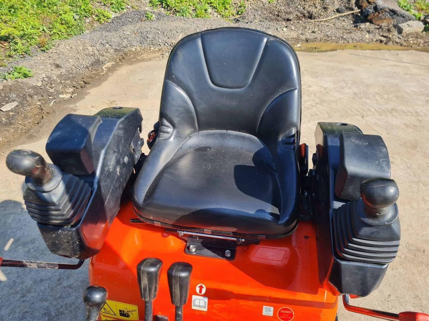 Miniexcavadora compacta Kubota U10-5 de 1,2 t usada 2022 con 249 h chasis extensible