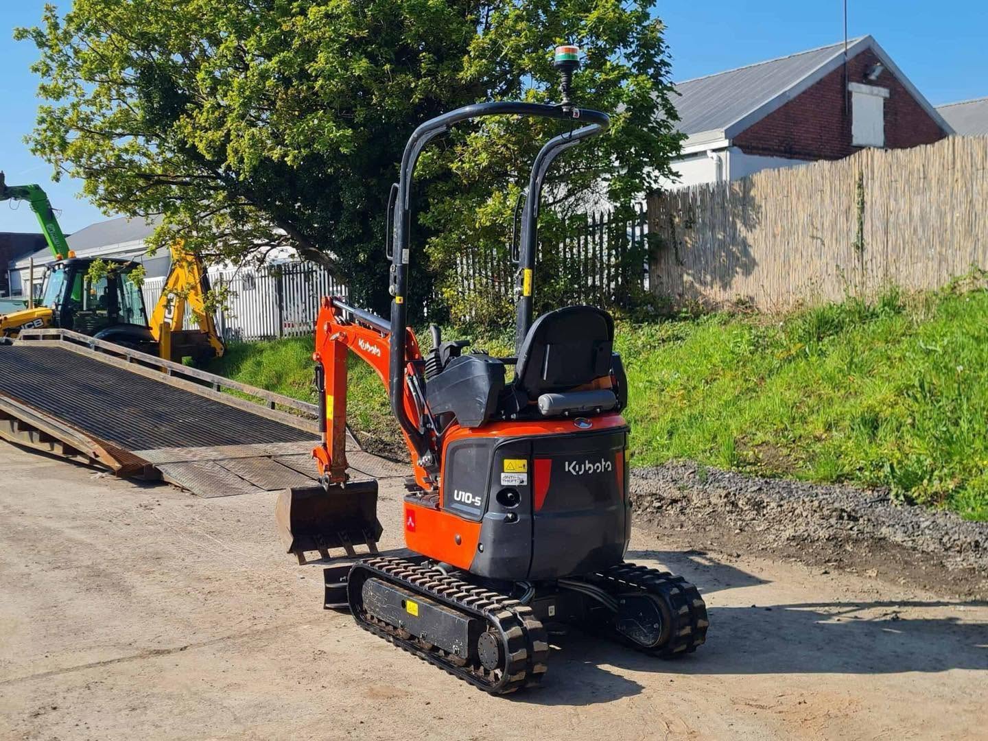 Miniexcavadora compacta Kubota U10-5 de 1,2 t usada 2022 con 249 h chasis extensible