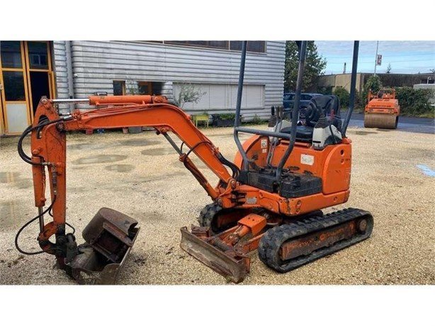 IHI 15NX (2004) – Miniexcavadora 1,5T con 3 Cucharas – 6 088 h – Compacta y Fiable