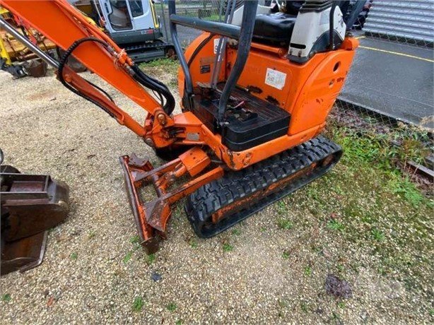 IHI 15NX (2004) – Miniexcavadora 1,5T con 3 Cucharas – 6 088 h – Compacta y Fiable