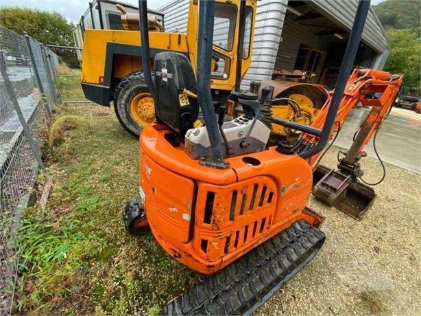 IHI 15NX (2004) – Miniexcavadora 1,5T con 3 Cucharas – 6 088 h – Compacta y Fiable