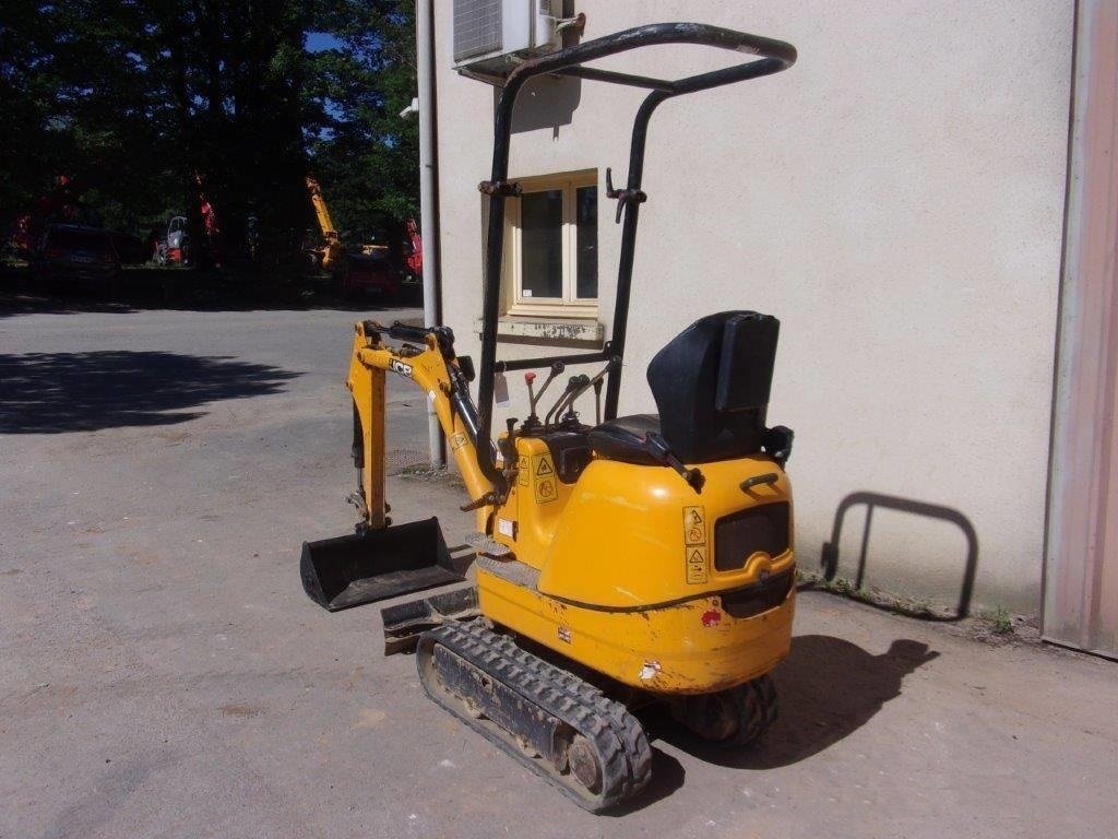 JCB 8008 (2017) – Mini excavadora 900 kg – 2 104 h – Ultracompacta