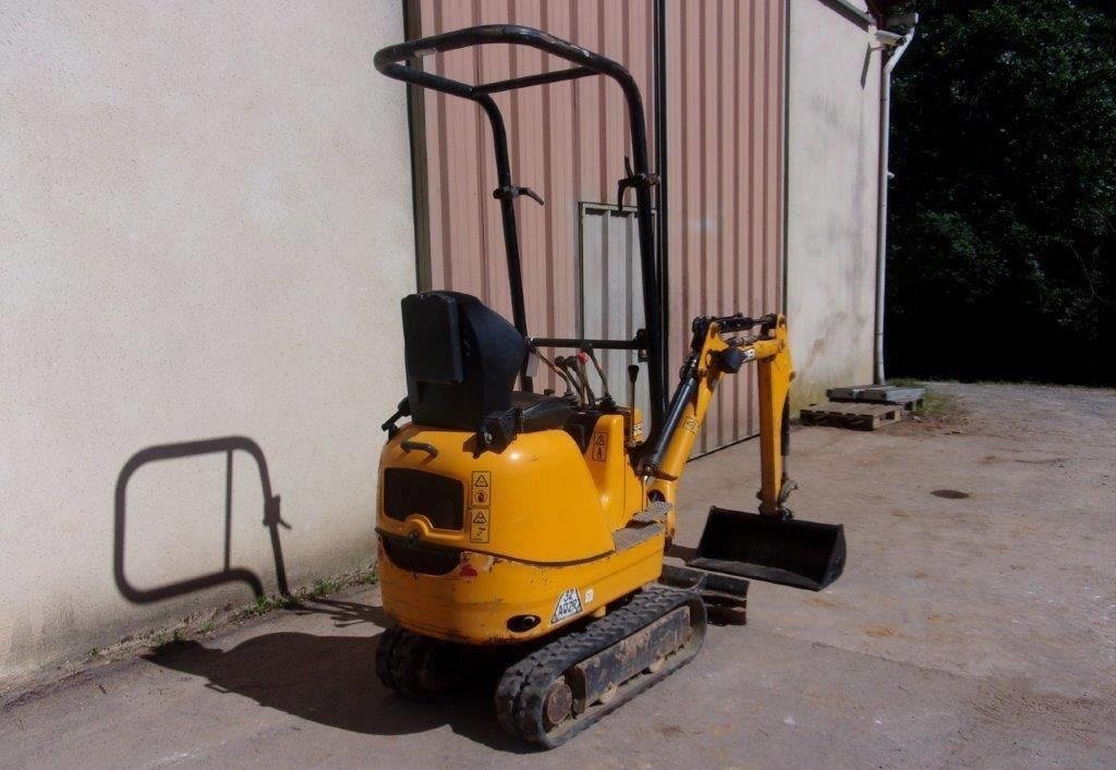 JCB 8008 (2017) – Mini excavadora 900 kg – 2 104 h – Ultracompacta