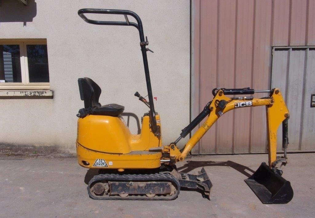 JCB 8008 (2017) – Mini excavadora 900 kg – 2 104 h – Ultracompacta