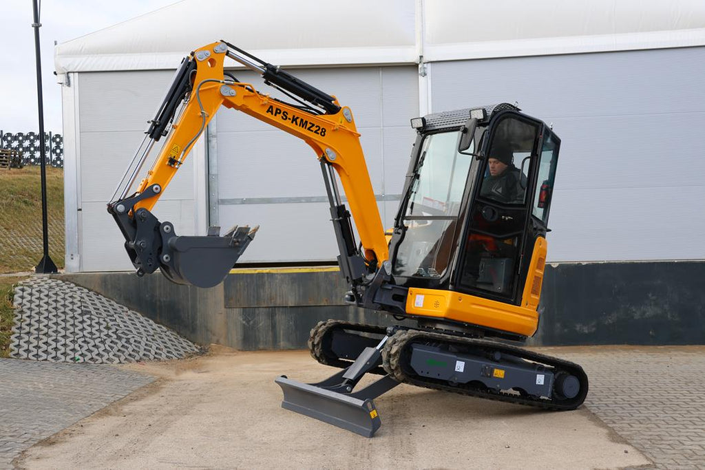 APS KMZ 28 Miniexcavadora de 2,8 t usada con brazo oscilante y hoja niveladora