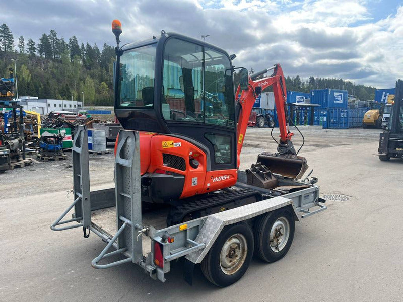 Kubota KX 019-4 + 3 Cucharas + Remolque – Miniexcavadora – 1,85T